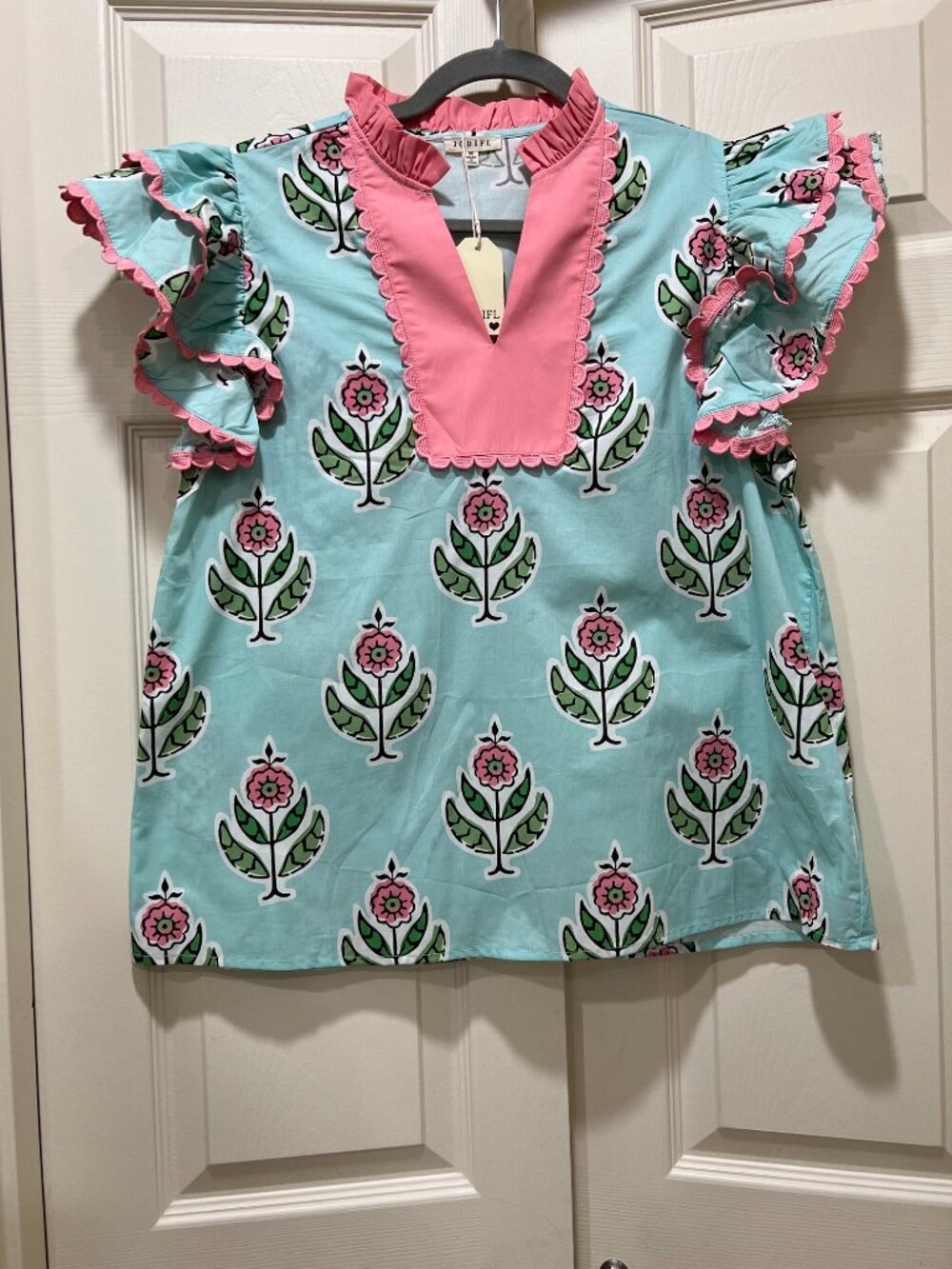 NWT Women's Jodifl Aqua Pink Floral Print Blouse Top Scalloped Trim - Medium